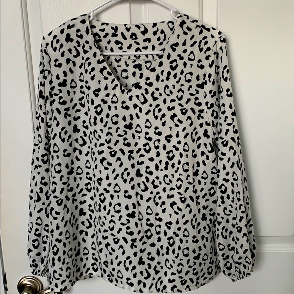 Black/white blouse
